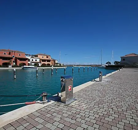 아파트 Apt In Marinagri *